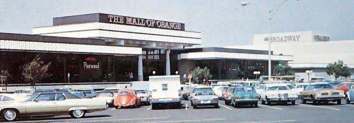 Image of the front of the Orange Mall in the 1970's.